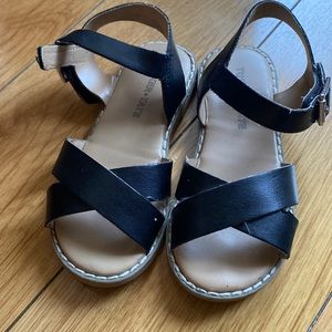 Tucker and Tate black sandals for girls size 8T